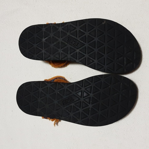 TEVA W7 Black and Orange Strappy Sandals - Picture 3 of 9